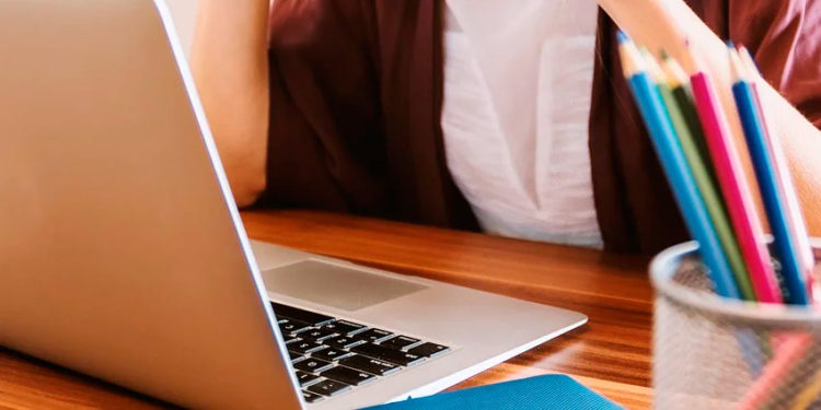 Didattica a distanza, il Comitato Scuole Sicure: “mettere le famiglie nelle condizioni di garantire la continuità scolastica”