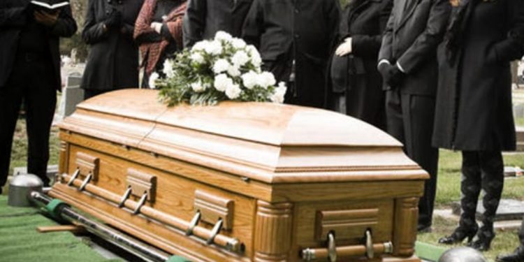 Coronavirus. Niente funerali per il nonno, l’ultimo saluto “mancato” dalle due nipoti