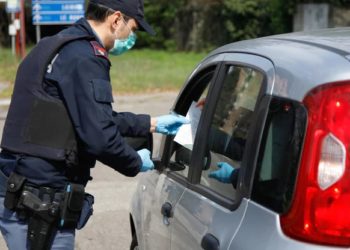 Coronavirus, la nuova autocertificazione: ecco cosa cambia nel modulo