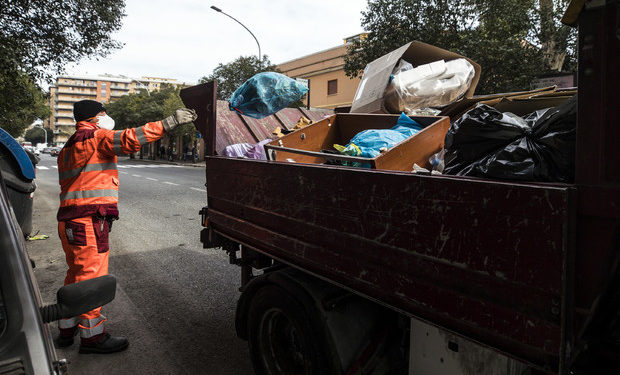 Siracusa, la gestione dei rifiuti ai tempi del coronavirus: cosa prevede l’ordinanza regionale