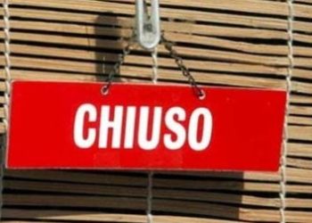 Coronavirus, nuova ordinanza dalla Regione: negozi chiusi nei festivi