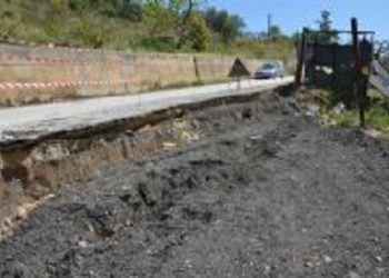 Noto. Frana sulla S.P. 64, ordinanza di limitazione al transito