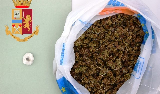 Floridia, in tre in auto con 400 grammi di marijuana nascosta in zaini e marsupi
