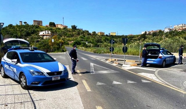 Noto. Grigliata sulla pubblica via, sanzionate quattro persone