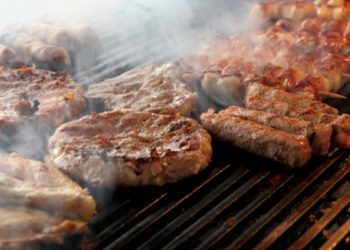 Lentini. Una grigliata con i vicini al centro della via, la Polizia sanziona 8 persone