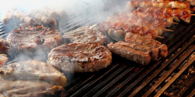 Lentini. Una grigliata con i vicini al centro della via, la Polizia sanziona 8 persone