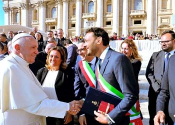Papa Francesco chiama al telefono il Sindaco Italia e benedice Siracusa