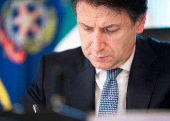 Governo sulla fase 2, Conte: “entro fine settimana piano aperture per il 4 maggio”