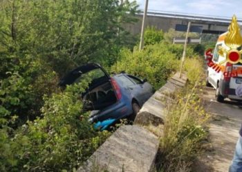 Incidente sulla Ss 115, automobilista finisce fuori strada