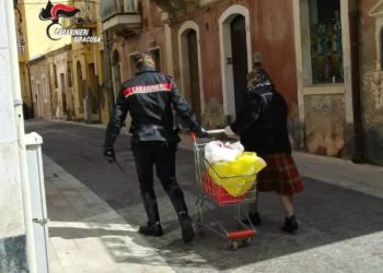 Augusta, anziana in difficoltà con la spesa: ci pensano i Carabinieri