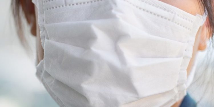 A Solarino indossare la mascherina in spazi pubblici ed esercizi commerciali