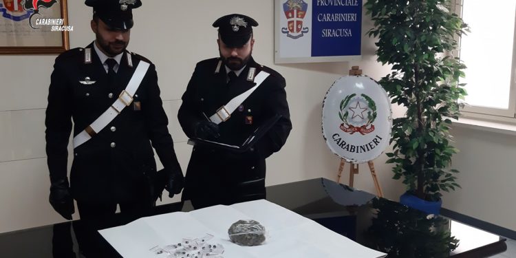 Siracusa. Trovato in possesso di marijuana e hashish, arrestato