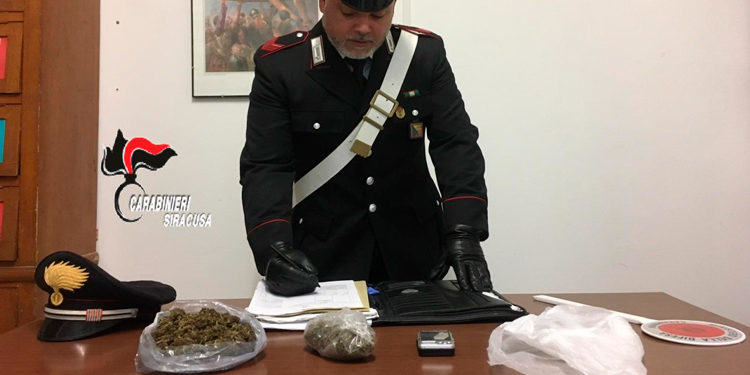 Noto, deteneva 140 grammi di marijuana: ai domiciliari un 25enne