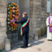 Noto, deposta una ghirlanda di fiori all’ingresso del cimitero. Bonfanti: “omaggio ai defunti a nome della comunità”