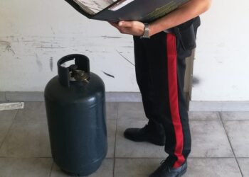 Rosolini. Minaccia un giovane con una bombola di gas, denunciato