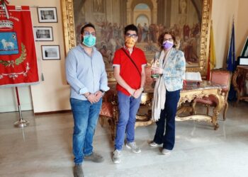 Canicattini, il Comune dona statuetta di San Michele al museo delle devozioni religiose