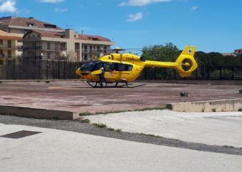 Floridia, si ustiona in casa: interviene l’elisoccorso