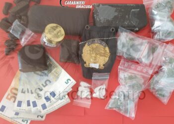 Siracusa, supermarket della droga in casa di un 25enne: arrestato