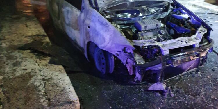 Incendi di auto a Pachino, un giovane sottoposto a misura di sicurezza. Le FOTO