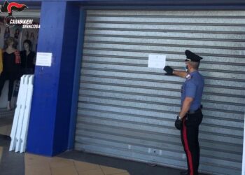 Carlentini. Carabinieri chiudono un esercizio commerciale non autorizzato all’apertura