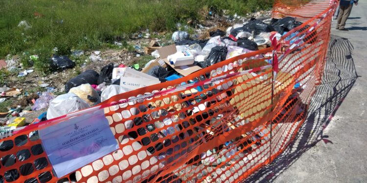Siracusa, sequestrata discarica abusiva a cielo aperto