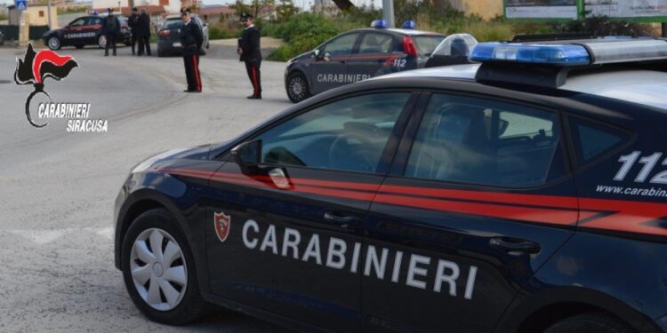 Rosolini, al termine di una lite ferisce il marito con un coltello: denunciata