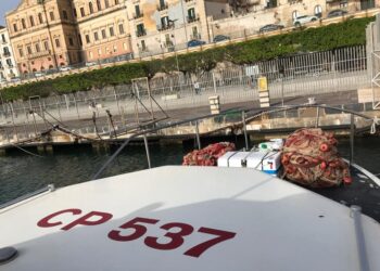 Siracusa, la Guardia Costiera sequestra rete da posta al Plemmirio