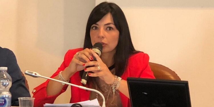 Covid Center di Augusta e Noto, Rossana Cannata: “restituire agli ospedali la funzionalità dei reparti”
