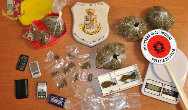 Lentini, marijuana in casa pronta per lo spaccio: arrestato 19enne