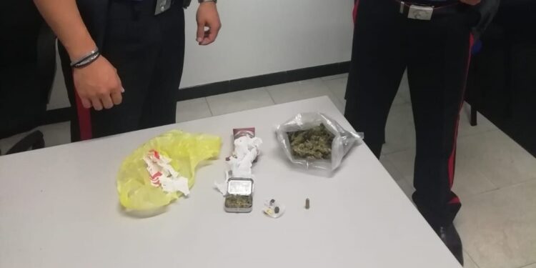 Augusta e Carlentini, i Carabinieri denunciano tre giovani per detenzione e spaccio di marijuana