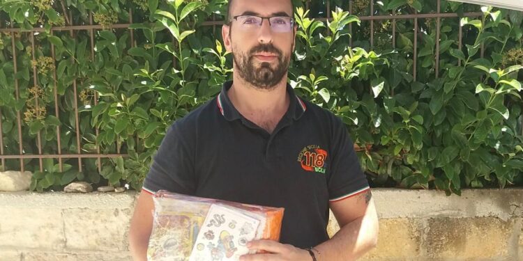Siracusa, Enpa dona 30 kit degli “Amici Cucciolotti” ai figli degli operatori del 118