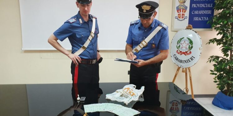 Siracusa. Trovato con la droga in casa: denunciato