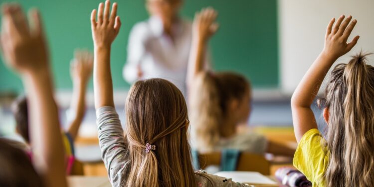 Scuola. Mascherine, distanza e niente febbre: le indicazioni per un rientro in sicurezza a Settembre