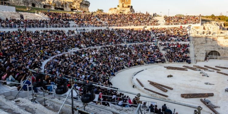 Grandi attori al Teatro Greco di Siracusa per la rassegna “Inda 2020 per voci sole”