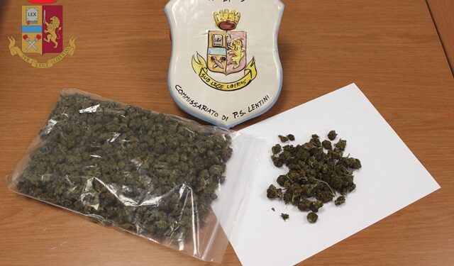 Lentini. Detenzione e spaccio di stupefacenti, due denunciati