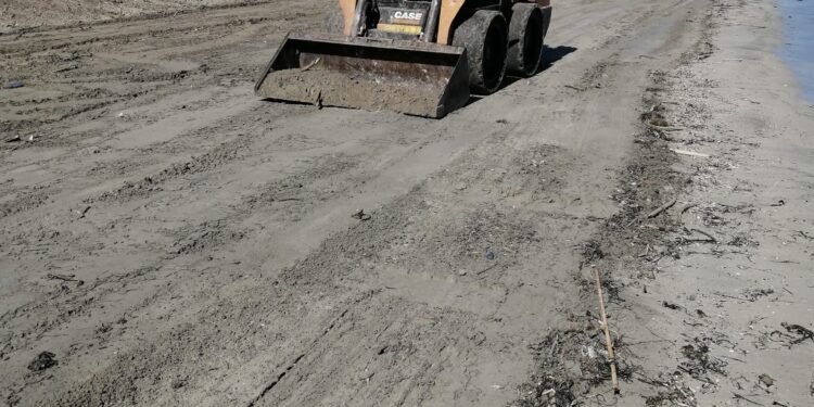 Siracusa, prosegue l’attività di pulizia delle spiagge della costa