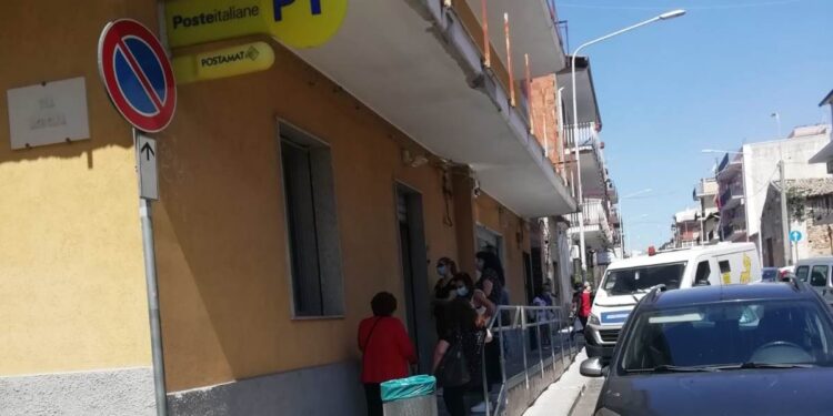 Disservizi all’ufficio postale di Villasmundo, insorge la Cgil