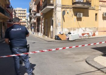 Siracusa, bomba carta in zona Borgata: disinnescata dagli artificieri