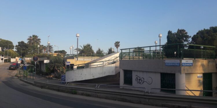 Riduzione dei servizi in zona Fontane Bianche, la lettera di Michele Mangiafico