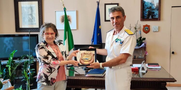 Visita in Prefettura del Direttore Marittimo-Guardia Costiera di Catania