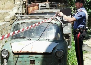 Solarino, appezzamento di terreno adibito a discarica abusiva: area sequestrata