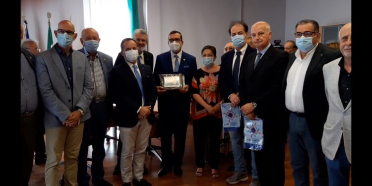 Un ecografo del Rotary per il distretto sanitario di Siracusa