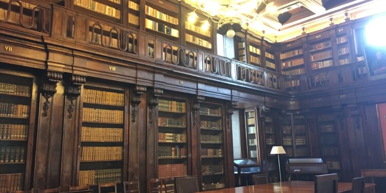 Siracusa. Riaperta da oggi la Biblioteca Alagoniana