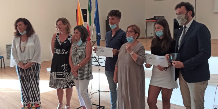 Siracusa. Concorso #IORESTOACASA: premiati due studenti dell’Einaudi
