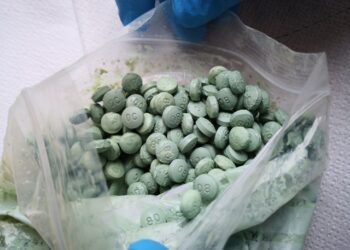 Augusta. Pillole di ossicodone nello scarico del water: arrestato presunto pusher