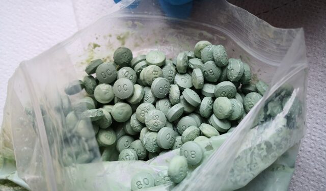 Augusta. Pillole di ossicodone nello scarico del water: arrestato presunto pusher