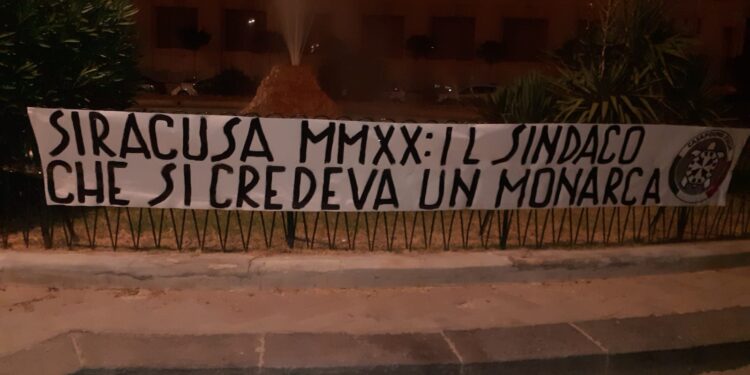 Siracusa. CasaPound attacca il “sindaco monarca”
