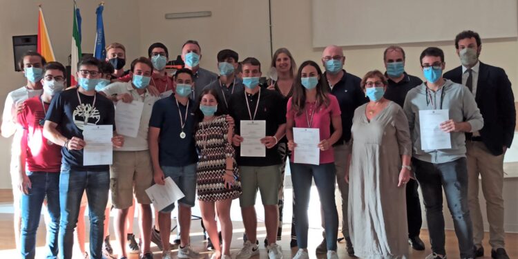 Siracusa. Premiati i neodiplomati dell’Istituto “Einaudi”