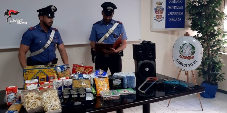 Carlentini. I Carabinieri sventano un furto all’interno di un supermercato