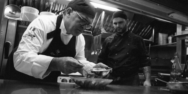 Siracusa. Don Camillo spegne 35 candeline